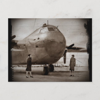 Postal Mirando al bombardero