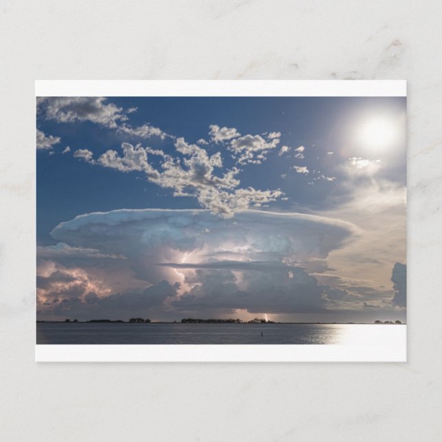 Postal Mirando tormentas en el lado del lago.jpg (Anverso)