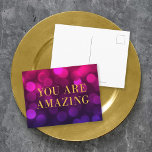 Postal Moda Magenta Bokeh Ilustra Oro Eres Increíble<br><div class="desc">Postal motivacional de moda con las palabras "Eres asombroso" en falso Relieve metalizado de oro contra fondo de patrón de luces de bokeh magenta. Para agregar texto a la tarjeta, haga clic en el botón "Personalizar". *Tenga en cuenta que la marca de agua Zazzle que aparece en la vista previa...</div>