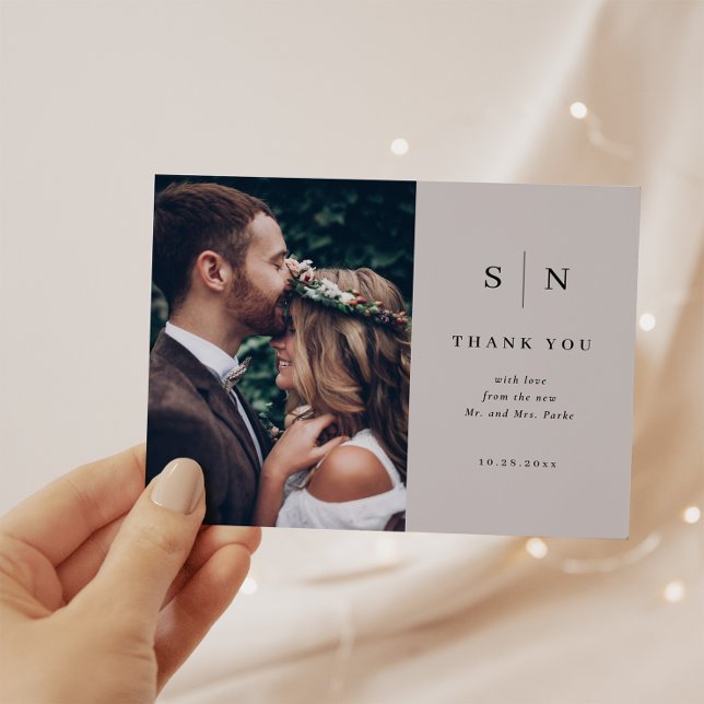 Postal Moda mínima | Gris suave y foto negra Gracias (A simple and elegant soft gray save the date card with your monogram and photo.)