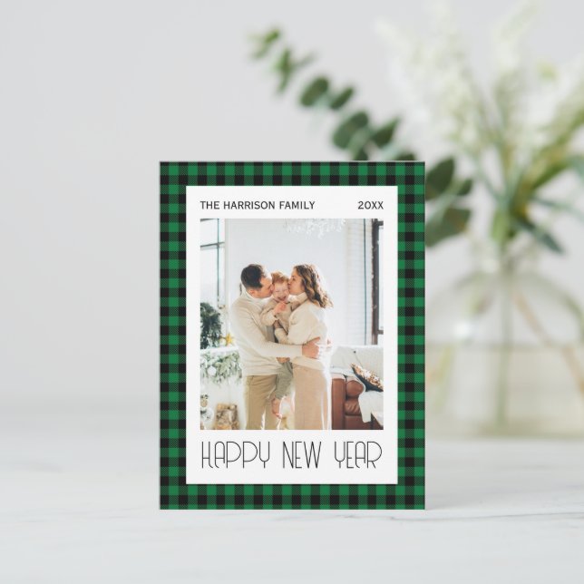 Postal Moda Verde Negro Gingham Plaid New Year Photo (Anverso de pie)