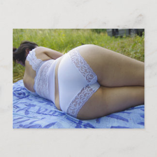 Postal modelo de lencería sexy de encaje blanco foto
