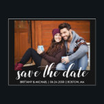 Postal Modern Save The Date Engagement Photo Blk<br><div class="desc">Moderno Guardar la tarjeta postal de la pareja de compromiso de fecha - Negro con guión blanco</div>