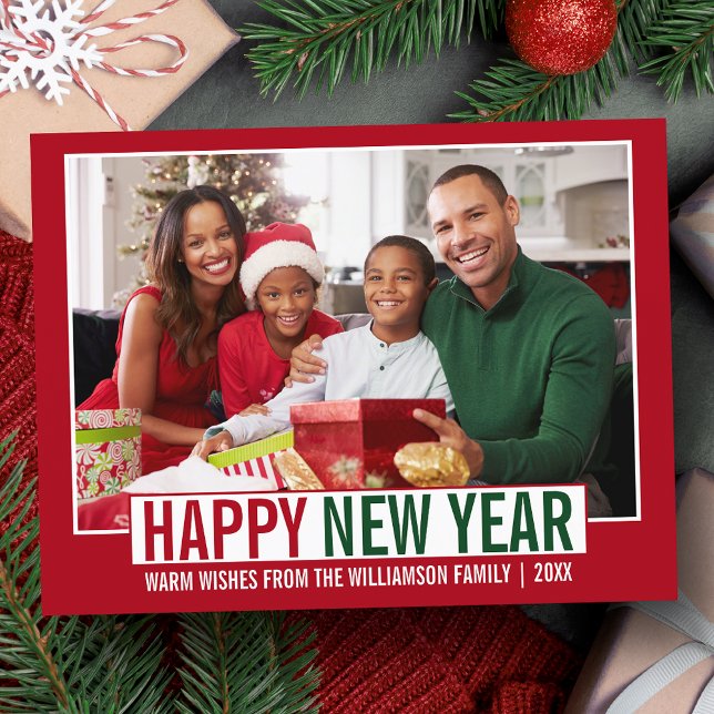 Postal Moderna foto de familia de Año Nuevo Feliz Rojo (Customize to change your personalized text size or text style.)