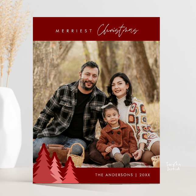 Postal Moderna foto familiar de Navidad al aire libre (Modern Outdoor, Merriest Christmas Family Photo Postcard in burgundy wine red)