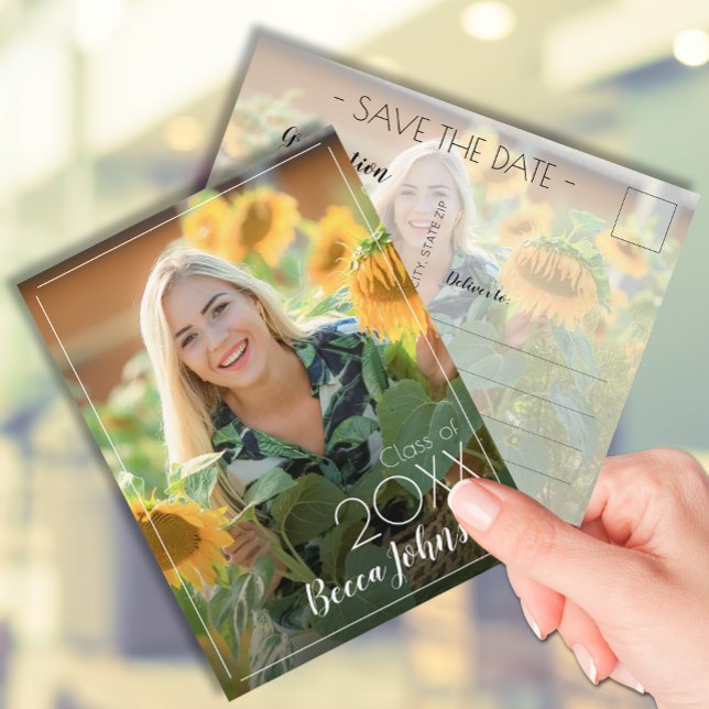 Postal Moderna graduación fotográfica salva la fecha (Photo graduation Save the Date postcards feature your details on the back)