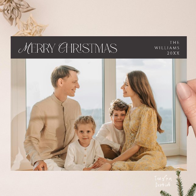 Postal Moderna y elegante foto de la familia navideña (Modern Elegant, Merry Christmas Family Photo Postcard in Charcoal Theme)