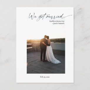 Postal Moderno Nos casamos con una simple sorpresa