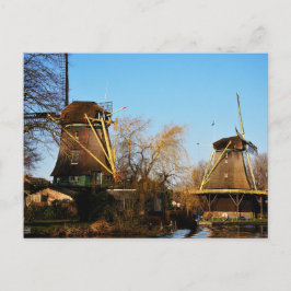 Postal Molens in Nederlands landschap.