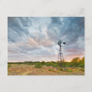 Postal Molino de viento y nubes al atardecer