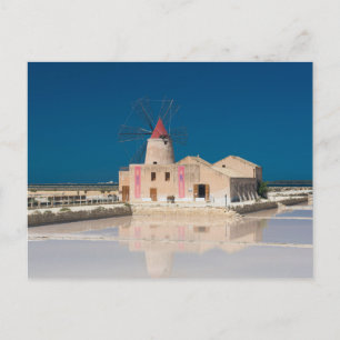 Postal Molinos de viento y salinas en la salina de Trapan