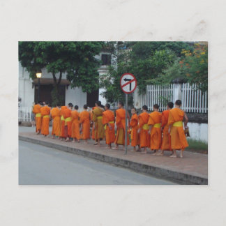 Postal Monjes reuniendo lazos en Luang Prabang, Laos