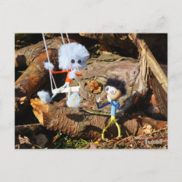 Postal Monster Fubby op schommel.