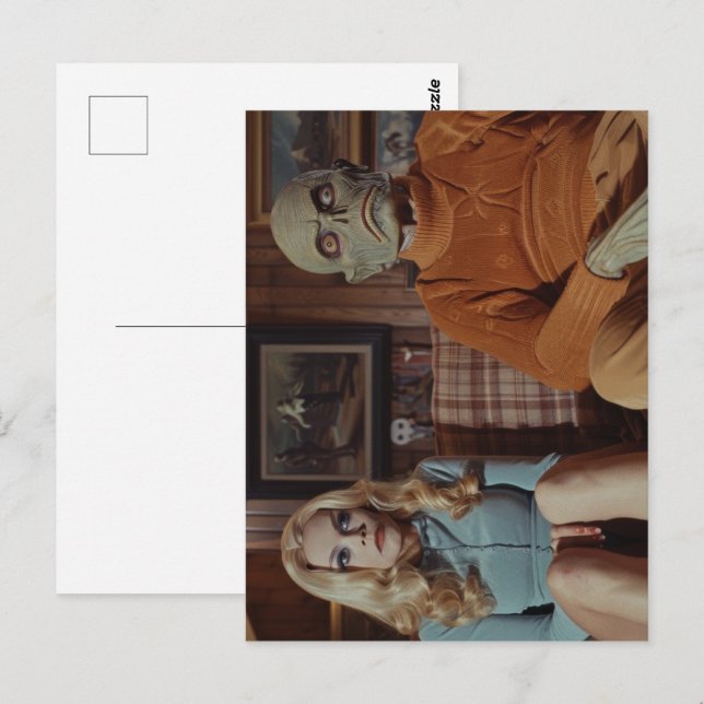 Postal Monstruo y mujer en sofá de los años 70 (Anverso / Reverso)