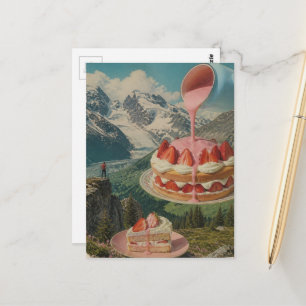 Postal Montaña de Tarta de Fresa Arte Retro Surrealista