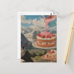 Postal Montaña de Tarta de Fresa Arte Retro Surrealista