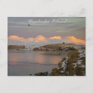 Postal Montañas Makushin durante un amanecer invernal