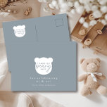Postal Muchas gracias a Beary<br><div class="desc">Esta adorable tarjeta de agradecimiento de oso es la manera perfecta de expresar su gratitud a alguien especial. El diseño presenta un oso lindo con las palabras "muchas gracias antes" escritas en una letra juguetona. Ya sea que le estés dando las gracias a un amigo, a un familiar o a...</div>