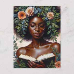 Postal Mujer afrobótica leyendo un libro
