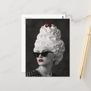 Postal Mujer con Crema Batida y Cabello de Cereza
