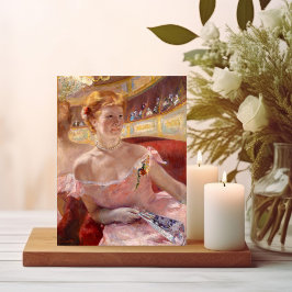 Postal Mujer con un collar de perlas | Mary Cassatt