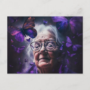 Postal Mujer de edad avanzada y mariposas púrpura