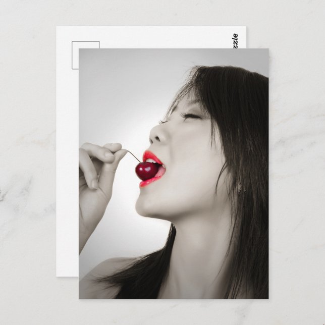 Postal Mujer de moda asiática con labios de cerezo (Anverso / Reverso)