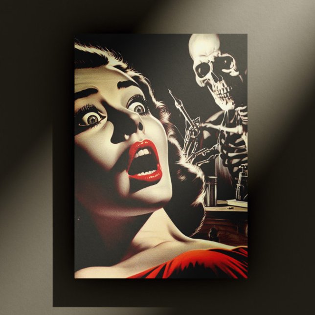 Postal Mujer de terror pulp vintage (Subido por el creador)