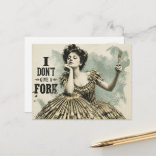 Postal Mujer divertida vintage con un vestido de tenedore