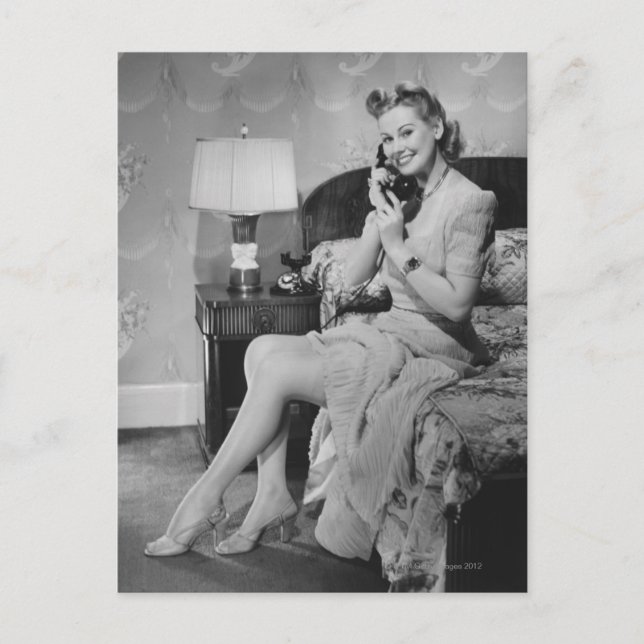 Postal Mujer hablando por teléfono (Anverso)