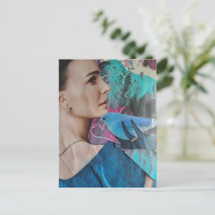 Postal Mujer Hermosa con una Collage Surrealista de Pájar