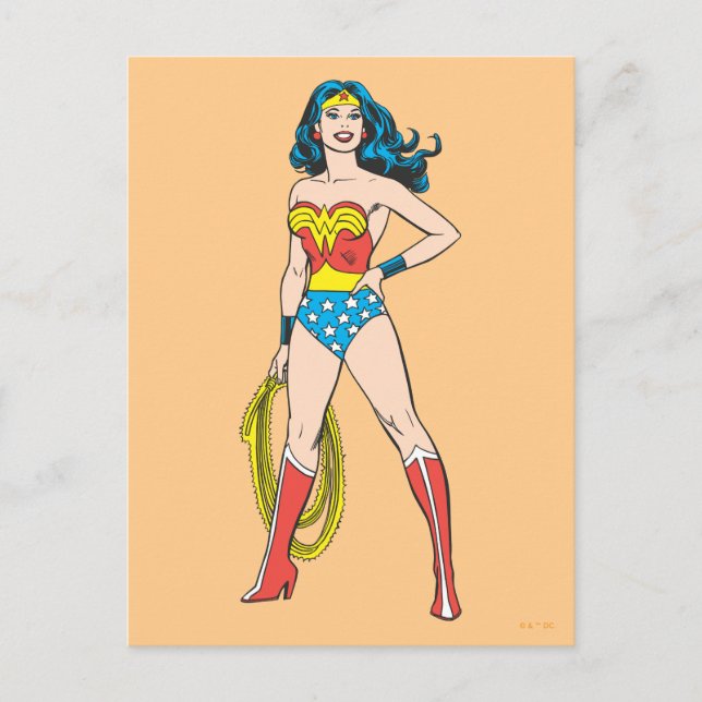 Postal Mujer Maravilla de pie (Anverso)