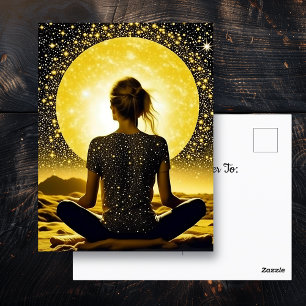 Postal Mujer meditando frente a la luna llena