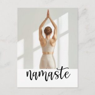 Postal Mujer Namaste de yoga posando yoga