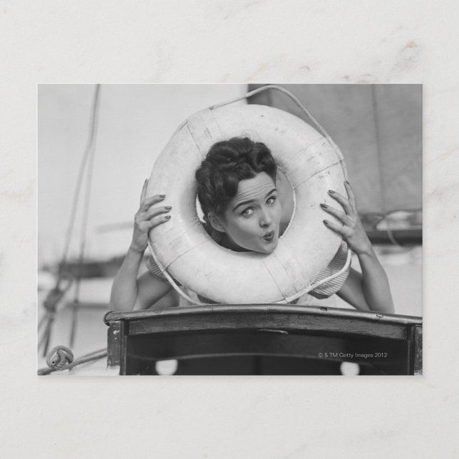 Postal Mujer posando 3 (Anverso)