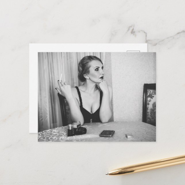 Postal Mujer retro fumando (Anverso/Reverso In Situ)