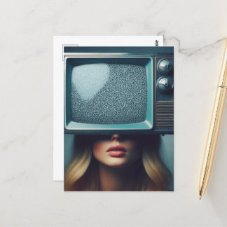 Postal Mujer rubia ventilado con TV en la cabeza