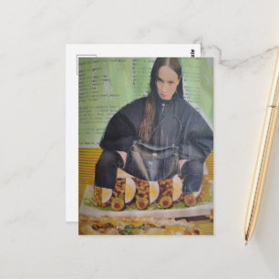 Postal Mujer Sentada en Alimentos de la Colage Surrealist