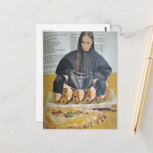 Postal Mujer Sentada en Alimentos de la Colage Surrealist