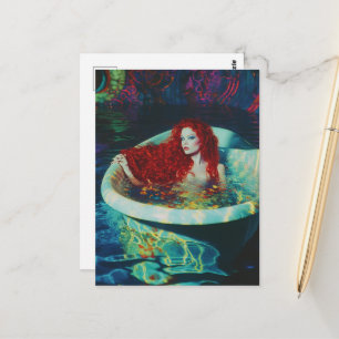 Postal Mujer Sirena de Cabello Rojo en una Bañera