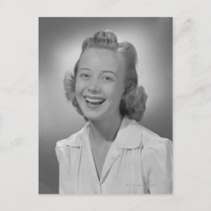 Postal Mujer sonriendo