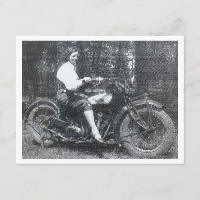 Postal Mujer ventilado en motocicleta de los años 40. Fot (Anverso)