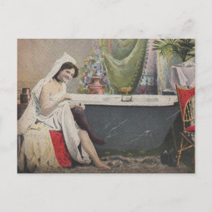 Postal Mujer victoriana bañándose