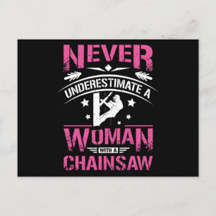 Postal Mujeres Con Un Chainsaw