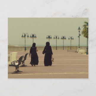 Postal Mujeres de Kuwait comprando