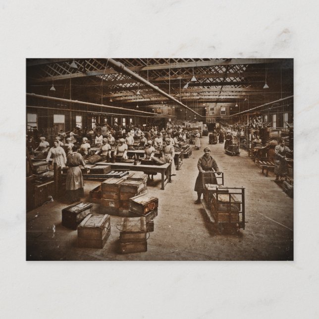 Postal Mujeres de la fábrica de cajas de municiones (Anverso)