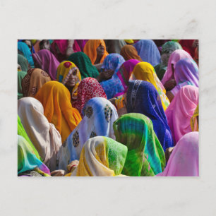 Postal Mujeres en saris coloridos se reúnen