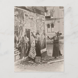 Postal Mujeres Sufriendo Campain