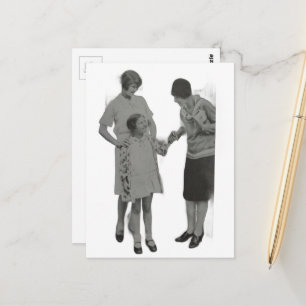Postal Mujeres y una niña vintage