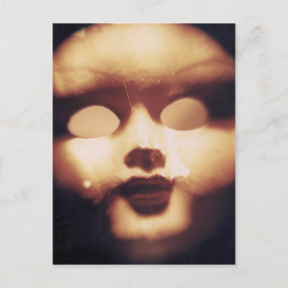 Postal Muñeca espeluznante